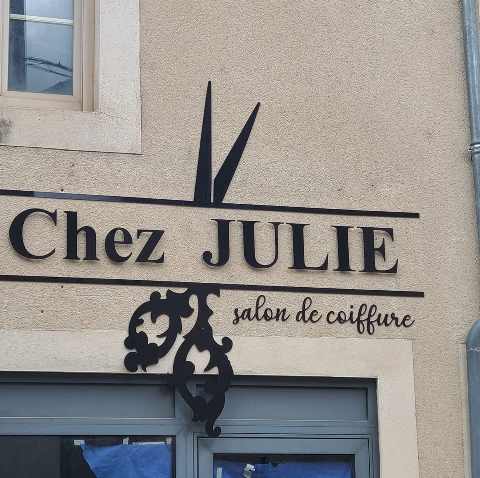 chez julie coiffeur charolles